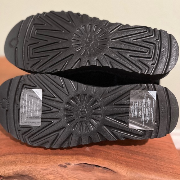 New w/box UGG Ultra Mini Women’s size 8 - Picture 10 of 13